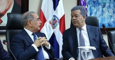 El PLD, atrapado entre el caudillismo de Leonel Fernández y Danilo Medina