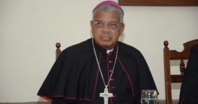 Monseñor Ozoria contra “imposición” de política de género en las escuelas de RD