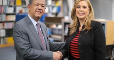 Fernández dice trabajará junto a Sergia Elena para ganar la presidencia