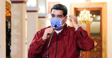 Maduro pidió a los venezolanos fabricar tapabocas artesanales “con creatividad” para combatir el coronavirus.