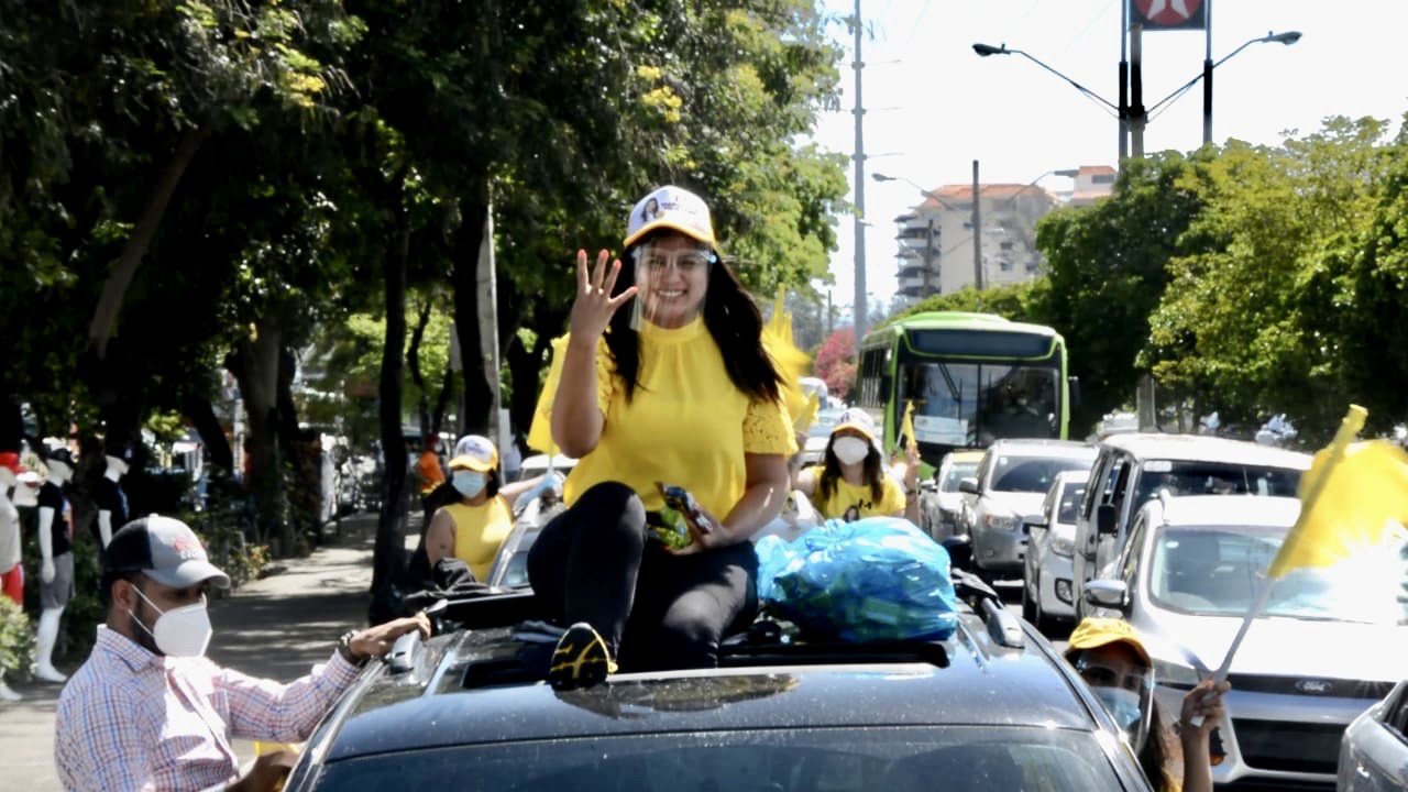 Margarita Feliciano candidata a Diputada por la Circ.1 del DN, cierra su campaña con gran caravana por todo el distrito.