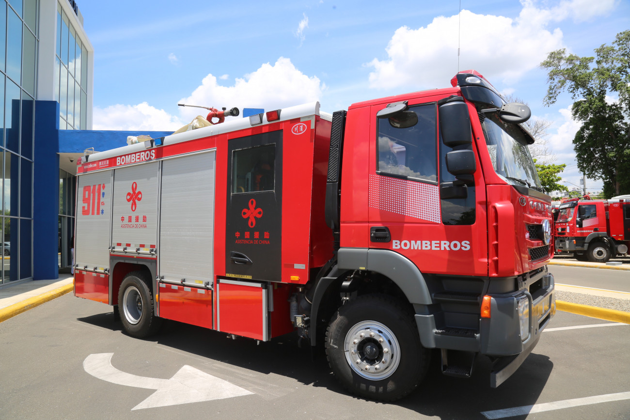 Sistema 9-1-1 coordinó la asistencia de ocho unidades de respuesta en incendio de Puerto Plata
