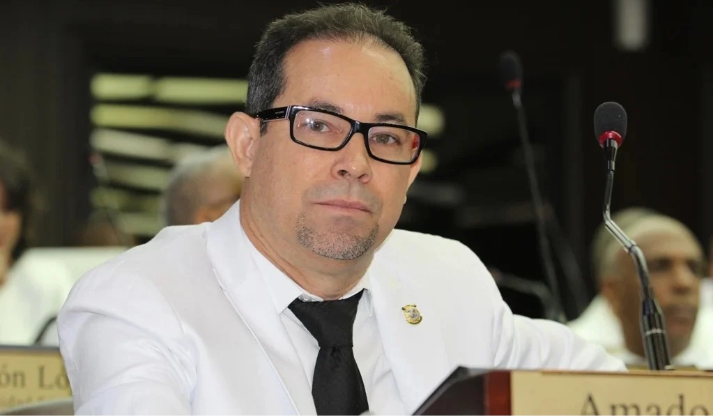 Diputado del PRM ve apoyo a Eddy Olivares JCE es defensa clase política