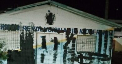 Pintan de negro local del PRM en Los LLanos, San Pedro de Macorís