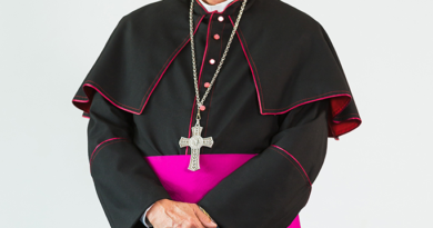 Monseñor Grullón entrega casa sede obispado, se muda en El Córbano