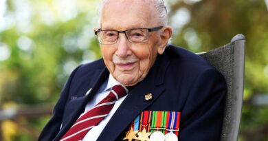 Murió a los cien años el “Capitán Tom”, veterano de la Segunda Guerra Mundial y héroe del confinamiento en Inglaterra