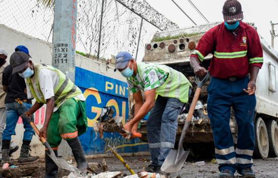 Ayuntamiento de Santo Domingo Este ejecuta operativos de recogida de basura