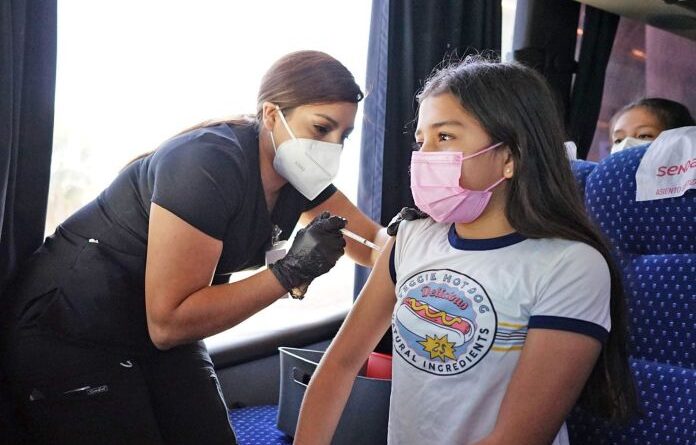 Bolsonaro afirma que no vacunará a su hija de 11 años, en medio de la polémica por la inmunización a menores