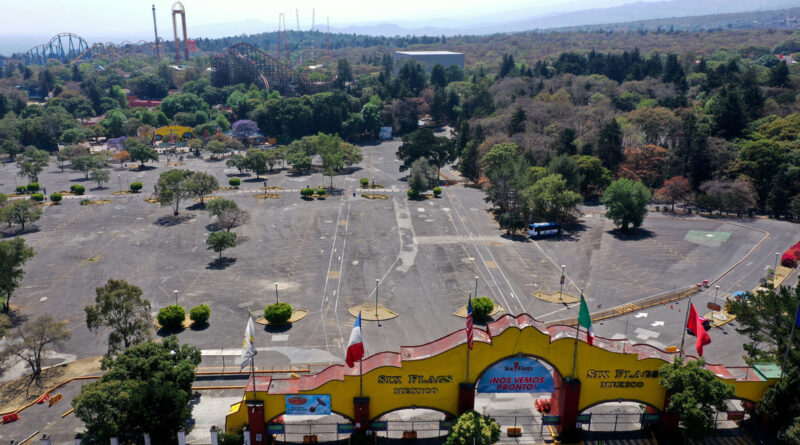 Claudia Sheinbaum pide atender un caso de discriminación a una pareja del mismo sexo en el parque Six Flags de Ciudad de México