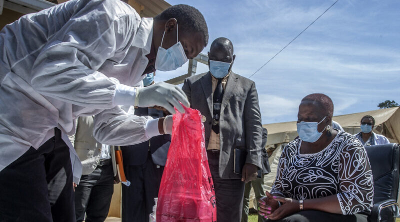 Varios países africanos destruyen cientos de miles de vacunas anticovid: ¿por qué lo hacen y qué consecuencias puede tener?