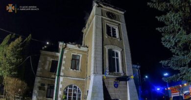 La cúpula del ayuntamiento de Kamianka-Buzka ardió de noche