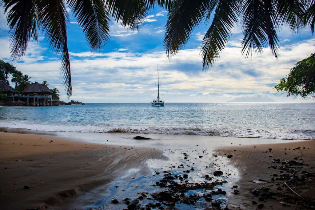 Los mejores destinos para navegar en catamarán en temporada invernal, Cuba es uno de ellos