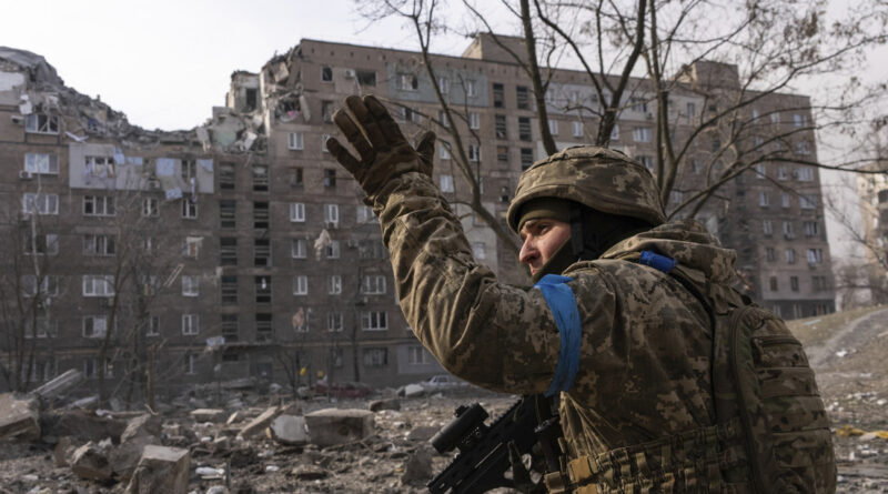 Ucrania podría liberar sustancias químicas tóxicas en zonas pobladas para "escudarse" de los ataques de las tropas rusas, advierte Moscú