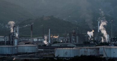 Irán firma un contrato para reparar y potenciar la refinería El Palito de Venezuela