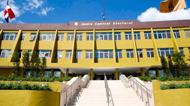 JCE conforma el personal de 58 Juntas Electorales