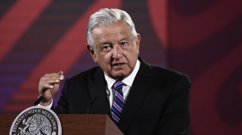 Reducción del Congreso, menos recursos a partidos y fin del instituto electoral: la reforma política de López Obrador que ya rechazó la oposición
