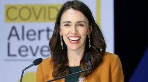 La primera ministra de Nueva Zelanda dio positivo por COVID-19