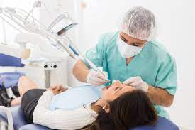 Anestesia local en odontología: mira sus beneficios y riesgos