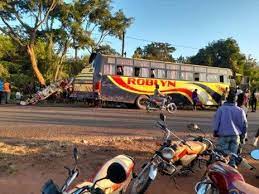 Al menos 21 muertos y medio centenar de heridos graves en un accidente de autobús en Kenia