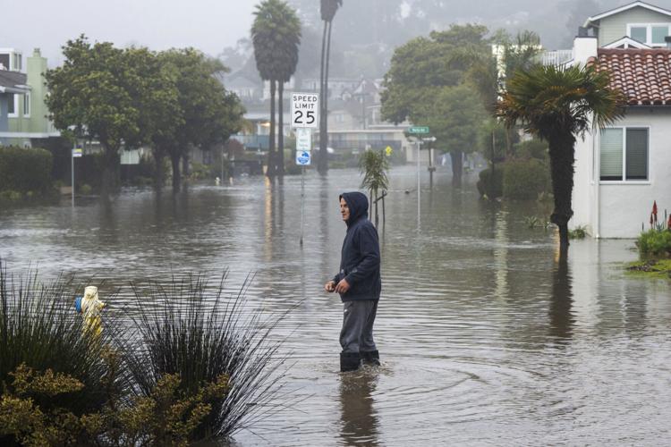 Evacúan la localidad donde vive el príncipe Enrique y Meghan Markle por peligro de inundaciones