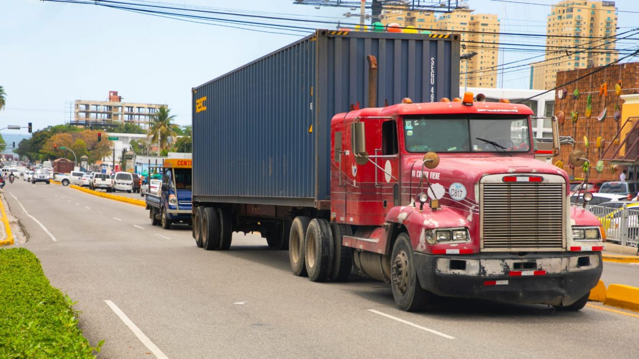 INTRANT inicia fiscalización de vehículos pesados que violen la zona restringida de la ciudad