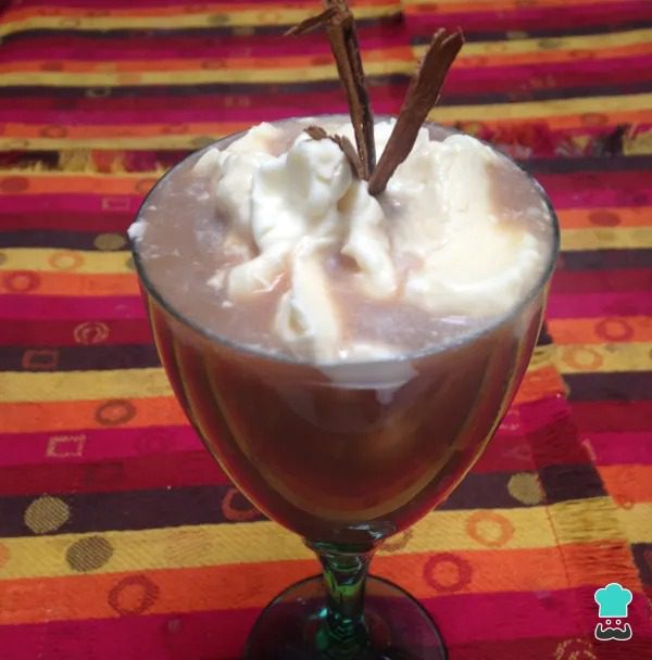 Café irlandés con ron y baileys
