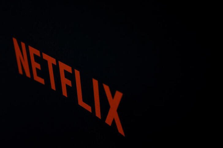 Netflix baja los precios en algunos países para impulsar las suscripciones, las acciones caen