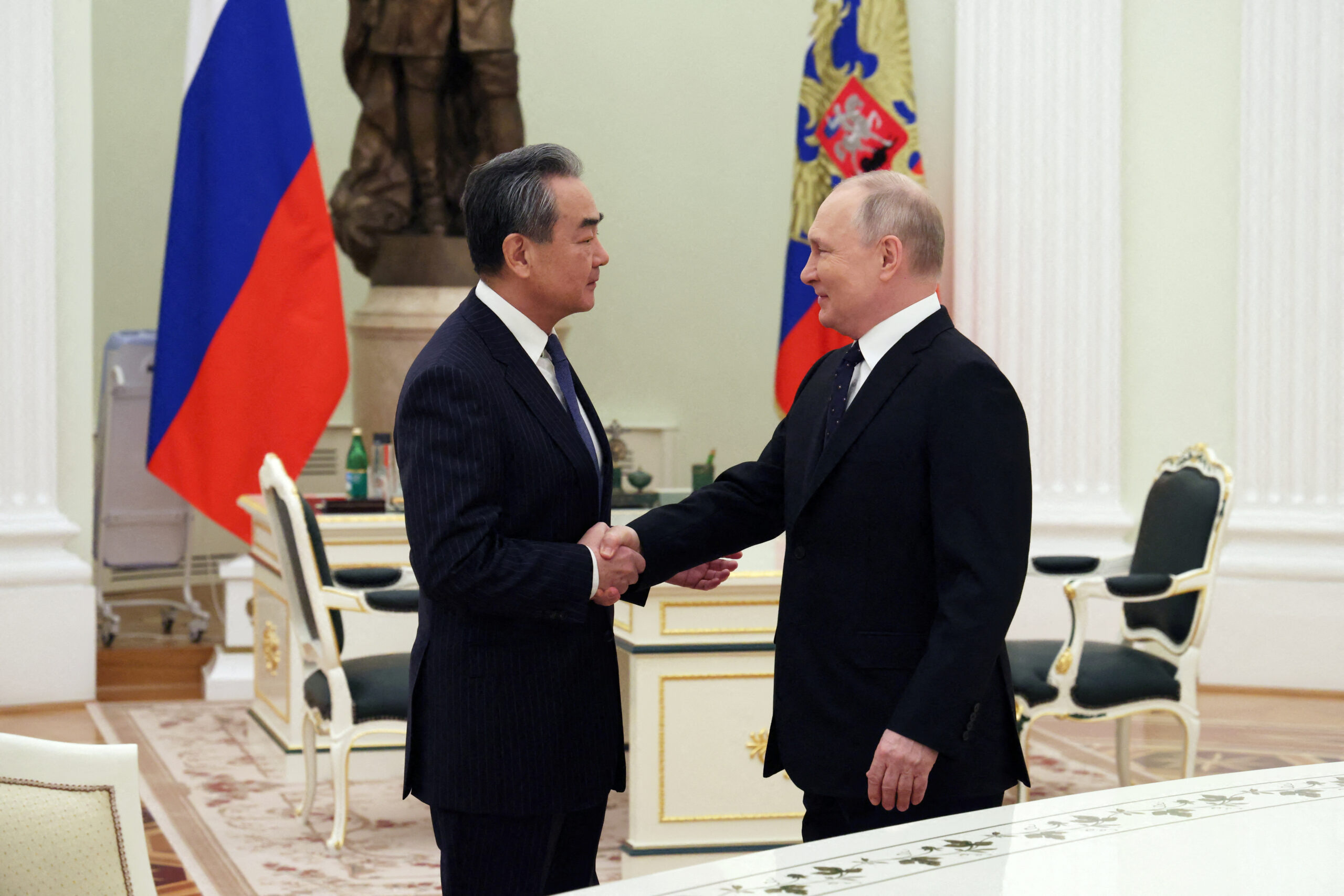 Guerra en Ucrania, Año 2: Rusia se acerca a China y Kiev depende de Estados Unidos