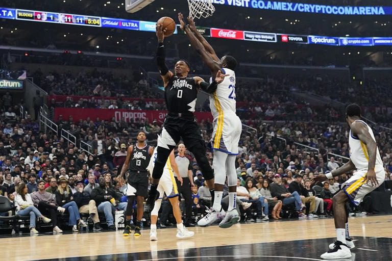 Clippers vencen a Warriors pese a los 50 puntos de Curry