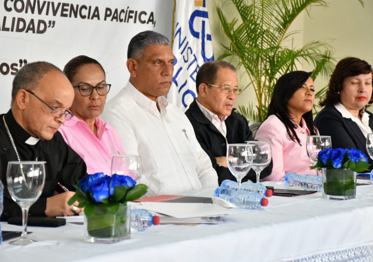 Ministerio Público e Interior y Policía concluyen graduación líderes que mediarán conflictos