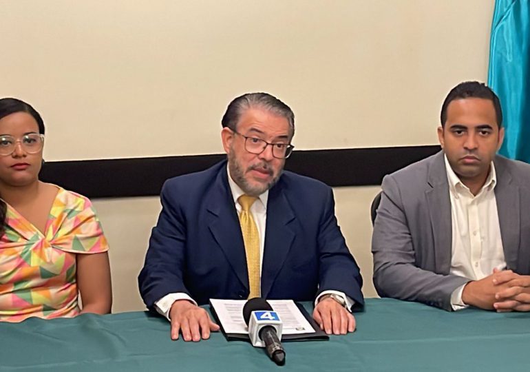 Alianza País aboga por aumento salarial de un 35% y concertación de pacto entre los sectores