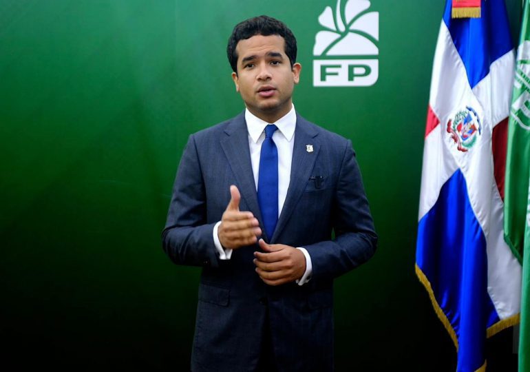 Omar Fernández: “Hoy dominicanos están vulnerables ante aumento de tasa en préstamos bancarios”