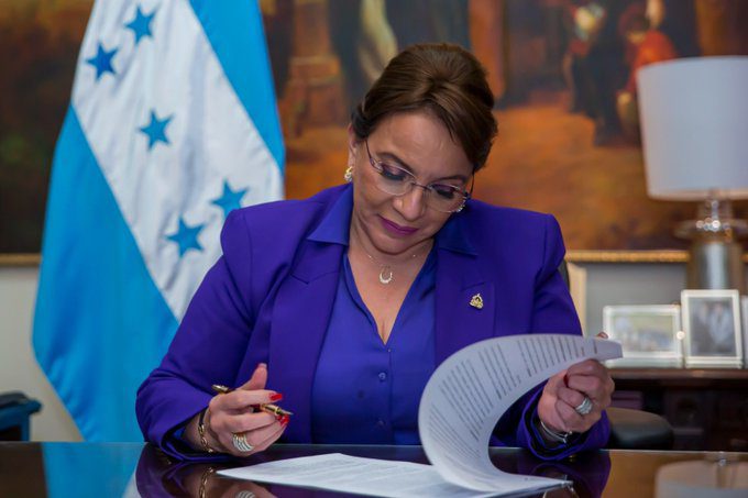 Xiomara Castro despenaliza el uso de la píldora del día después en Honduras