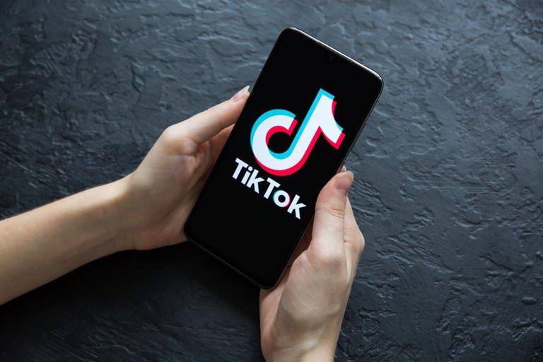 Presidente de EE.UU. amenaza con prohibir TikTok si China no le vende al país las acciones de la aplicación