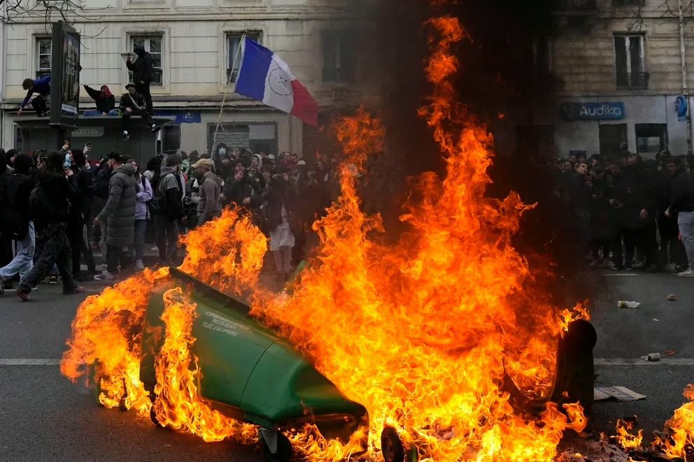 Vuelven las protestas a Francia en contra de la reforma de pensiones de Macron tras el fracaso de las negociaciones