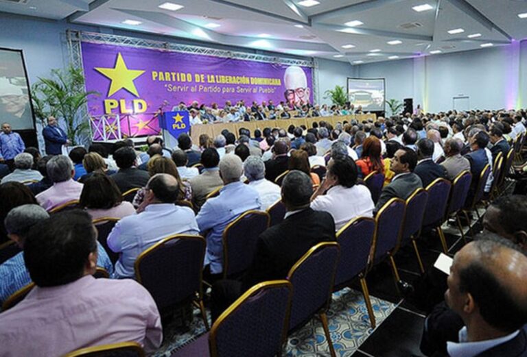 Recolectan cientos de firmas del CC para exigir al PLD formalizar alianza opositora
