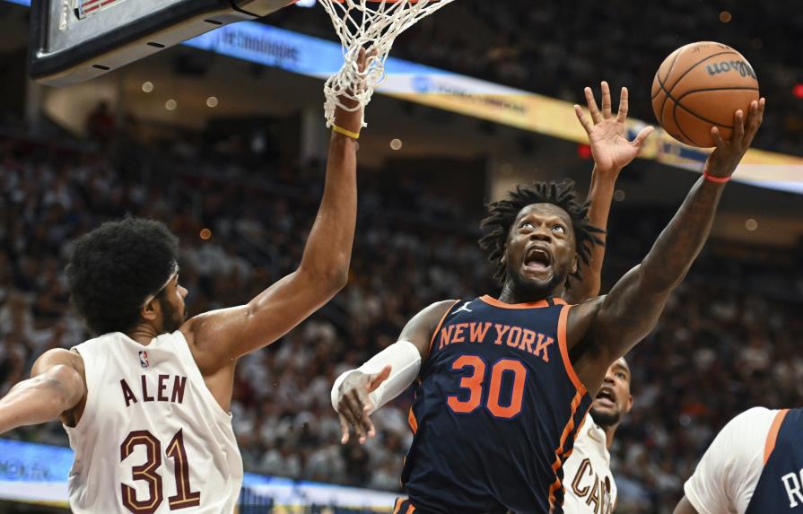 Brunson y Randle guían a los Knicks a triunfo ante los Cavs
