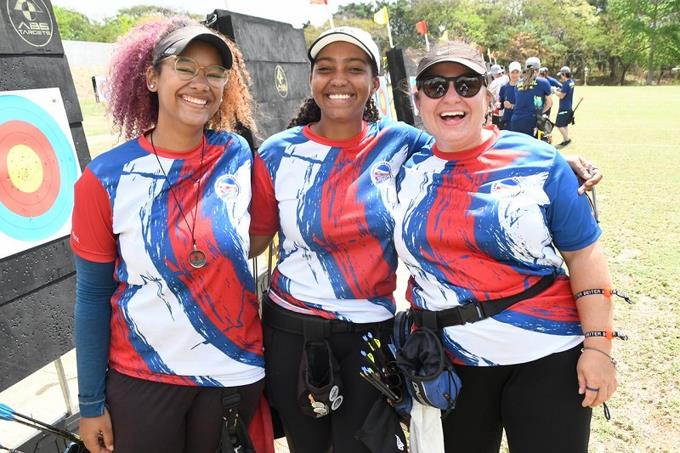 El equipo compuesto de RD, oro en la Copa Merengue de arquería