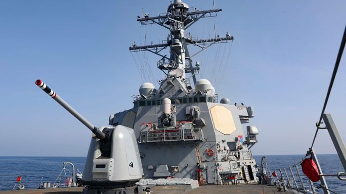 Buque militar estadounidense navega por el estrecho de Taiwán y desata la molestia de China