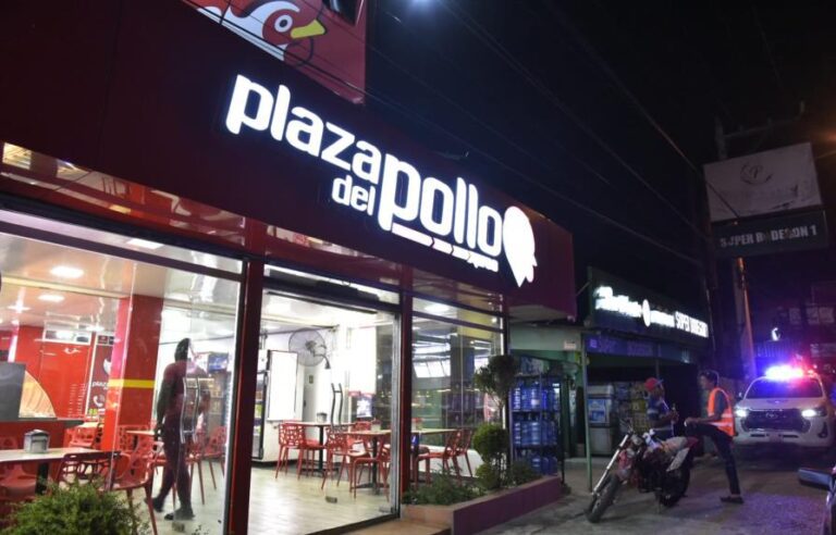 Asaltan la Plaza del Pollo, cerca de donde mataron seguridad de Farmacia GBC en otro atraco