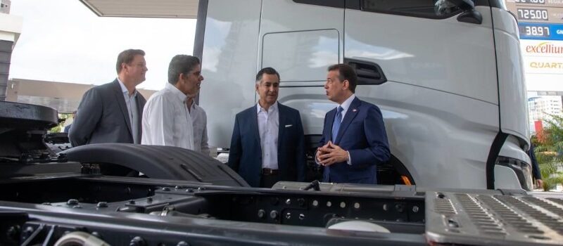 Bisonó encabeza acto entrega nueva flotilla camiones X-Way de gas natural a TotalEnergies 