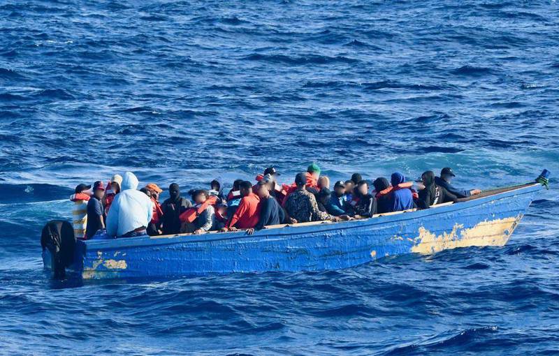 Repatrian a 75 migrantes dominicanos detenidos en aguas de Puerto Rico
