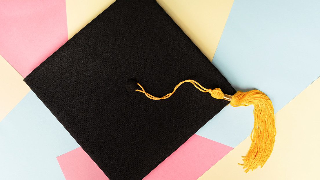Niño prodigio estadounidense hace historia al conseguir un título universitario a los 13 años