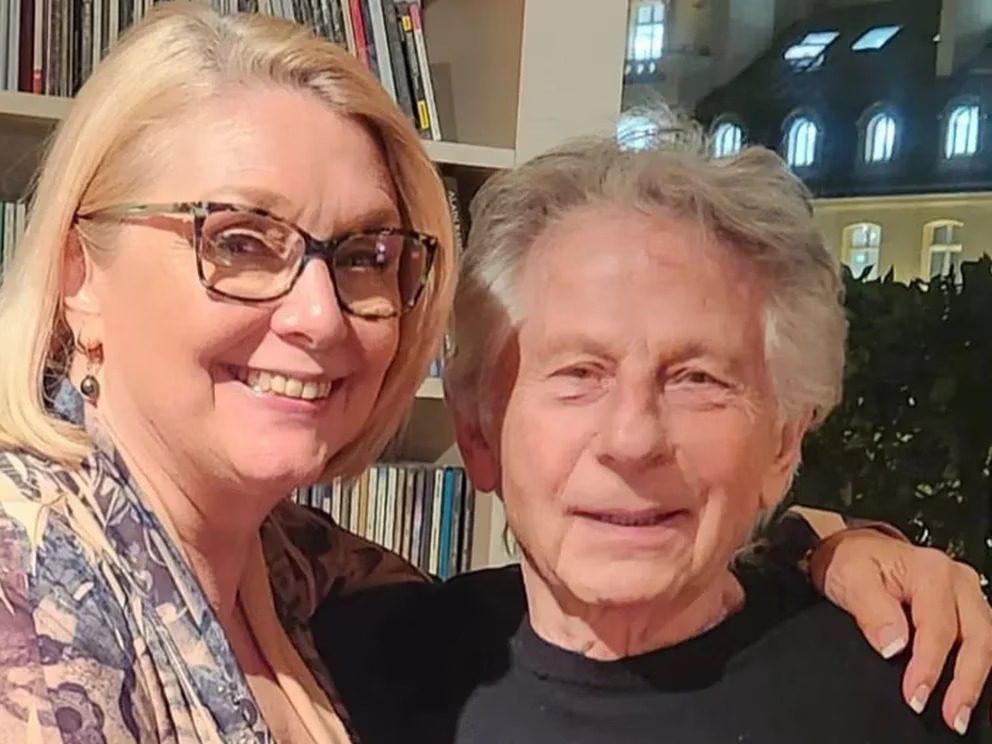 El director de cine Roman Polanski posó con la mujer que lo acusó de violarla cuando tenía 13 años