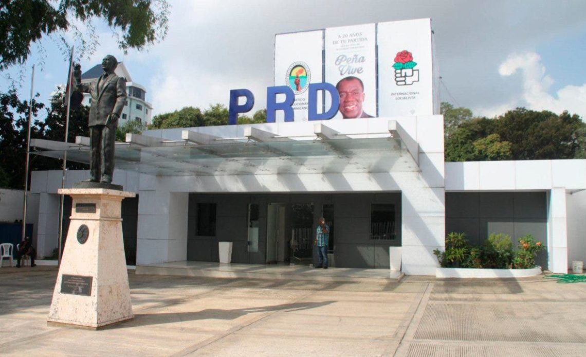 El PRD convoca a su comisión política a reunión extraordinaria
