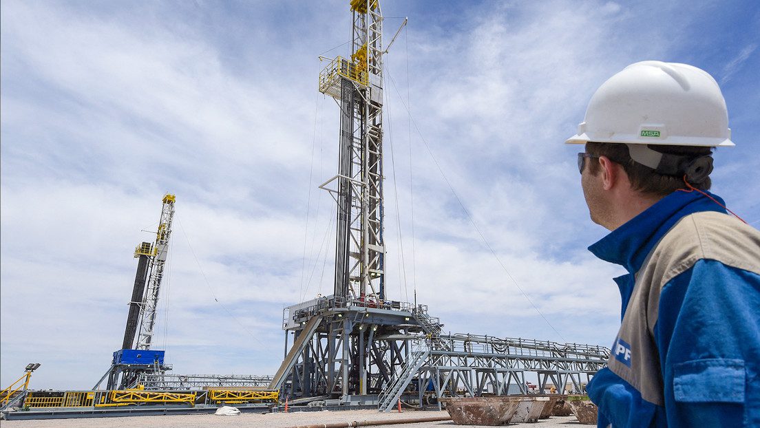Petroleros argentinos paralizan un yacimiento en reclamo por mejores condiciones laborales