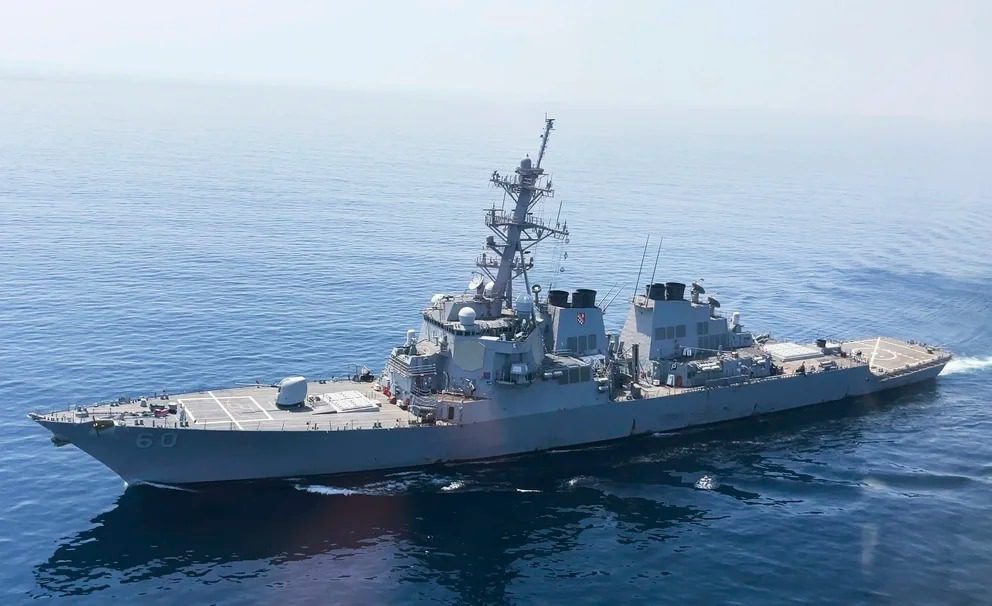 En medio de la tensión con Irán, comandantes navales de Estados Unidos, Reino Unido y Francia transitan por el estrecho de Ormuz