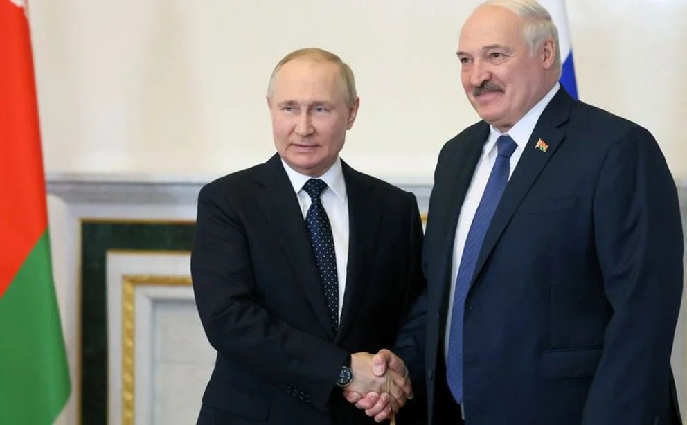 El dictador Lukashenko invitó a más países a aliarse con Putin: “Habrá armas nucleares para todos”
