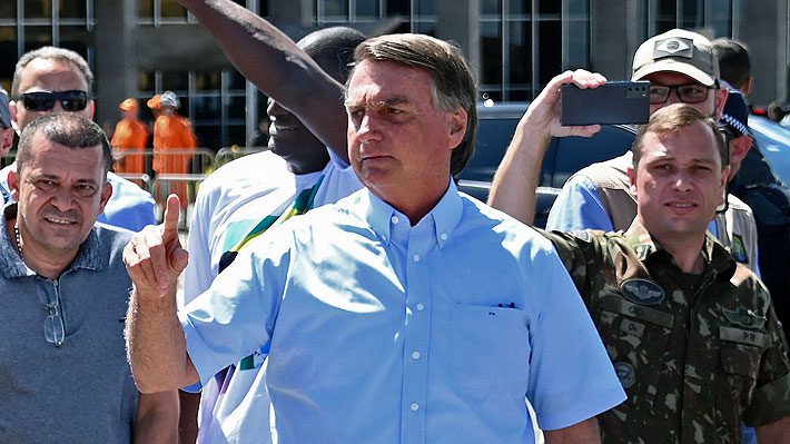 Allanan casa de Bolsonaro en Brasil: Habría falsificado certificados de vacunación anti covid-19 para entrar a EE.UU.