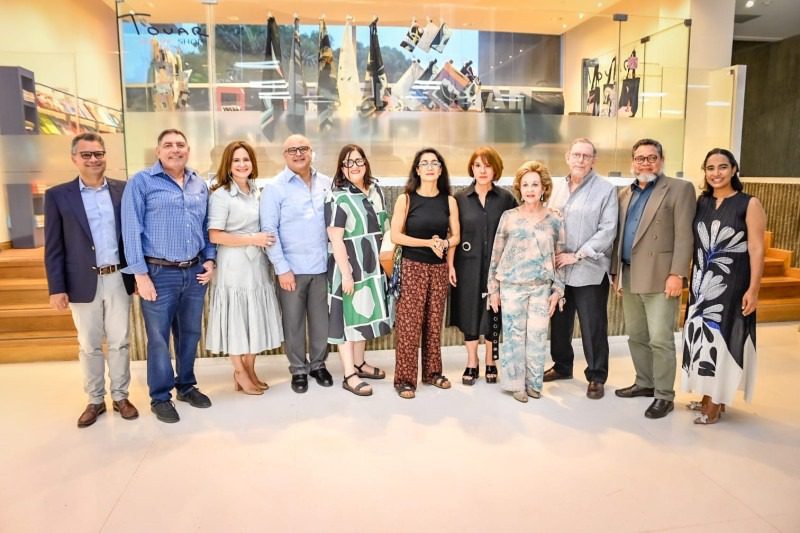 Crítica de arte Avelina Lesper diserta sobre Iván Tovar